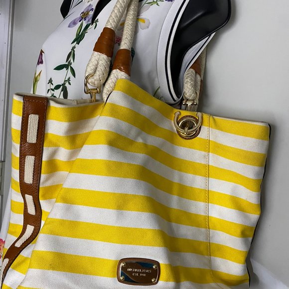 Michael Kors XL Yellow/White Canvas Fabric Handbag - Picture 10 of 14